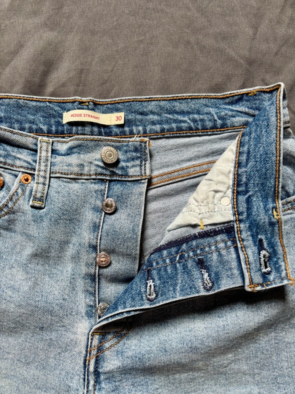 Levi's Light Blue Distressed Wedgie Straight Size 30 - Picture 3 of 12
